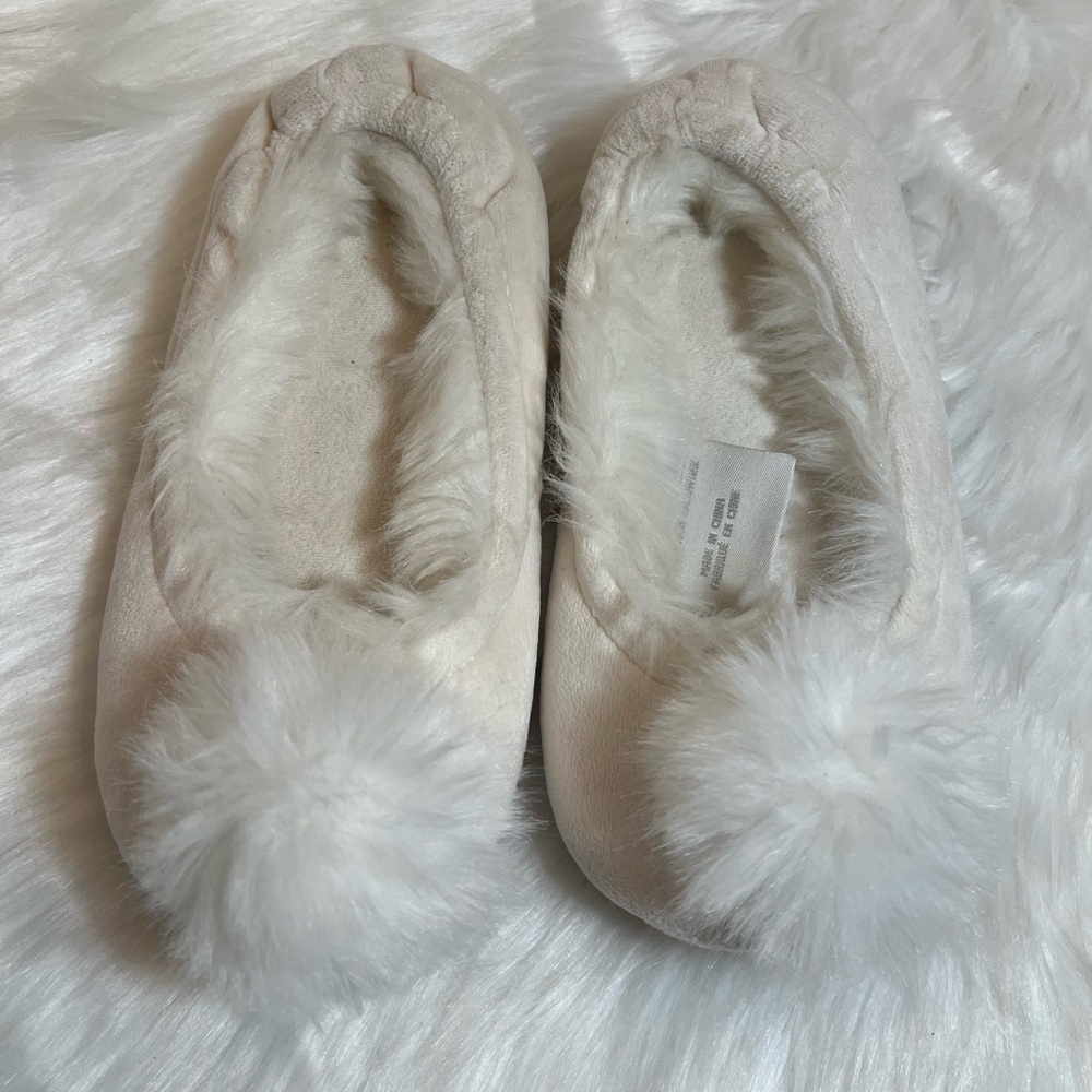 Baby & Child Restoration Hardware Cream Little Kid Pom Pom Slippers